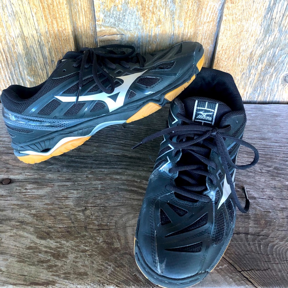 Black Mizuno volleyball court shoes